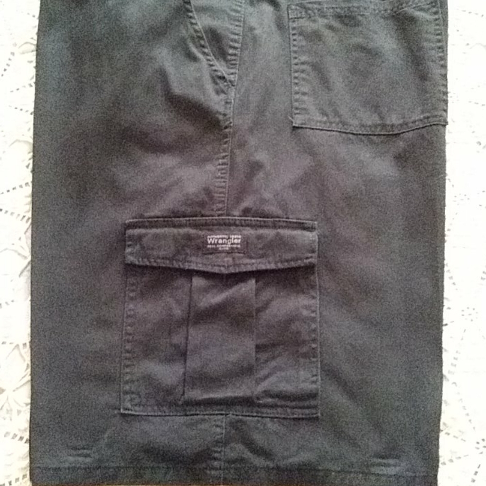 Men Wrangler Black Jean Shorts - Picture 7 of 7